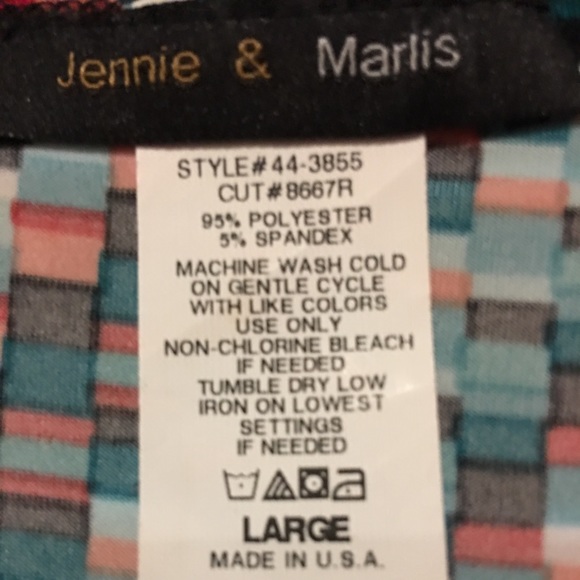 Jennie and Marlis- Ladies Top - Picture 2 of 3